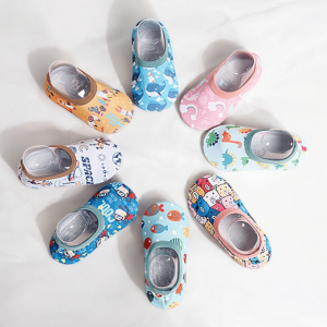 chaussons eau bébé