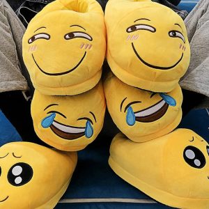 Chaussons Emojis aux visages variés