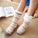 chaussons chaussettes Noël peluche cerf gris