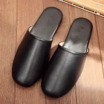 Chaussons marrons style sobre