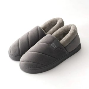 Chaussons chauds luxueux gris élégants