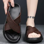 claquettes en cuir léger