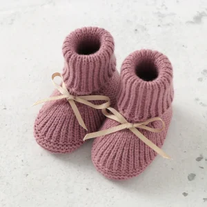 chaussons bébé en laine traditionnels tricotés