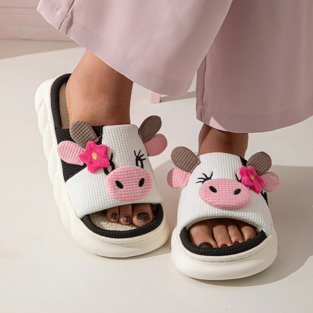 Chaussons fantaisie vache blanche maison