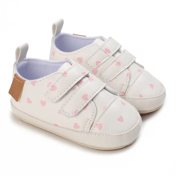 chaussons bébé cuir blanc cœur rose