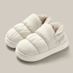 chaussons chauds légers blancs