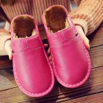 haussons cuir fourrés homme rose-rouge