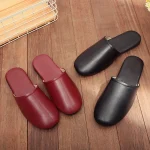 Chaussons élégants en cuir marron