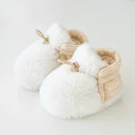 Chaussons bébé en laine douce blanche pour cadeau de naissance