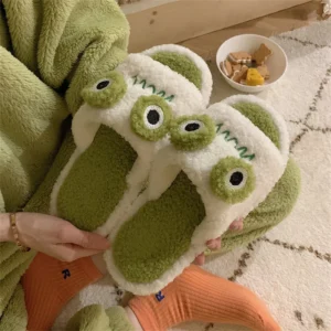 Chaussons peluche grenouille rigolos et confortables