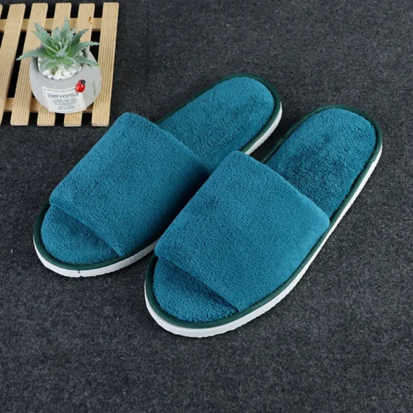 chausson bleu hôtel peluche