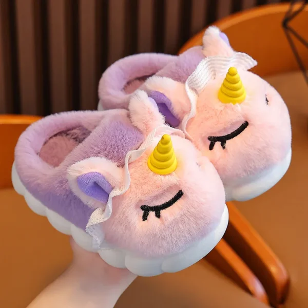 Chaussons licorne enfant fourrés avec corne