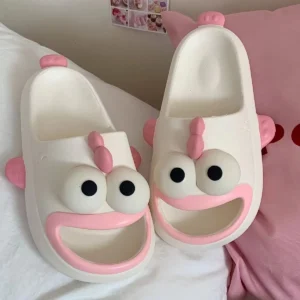 Chaussons d'eau Requin été pour femme sur plage