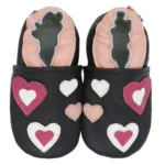 Chaussons bébé en cuir fille avec motifs cœurs
