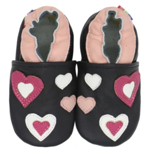 Chaussons bébé en cuir fille avec motifs cœurs