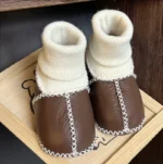 Chaussons bébé cuir marron