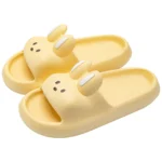 Chaussons lapin avec oreilles jaunes en peluche