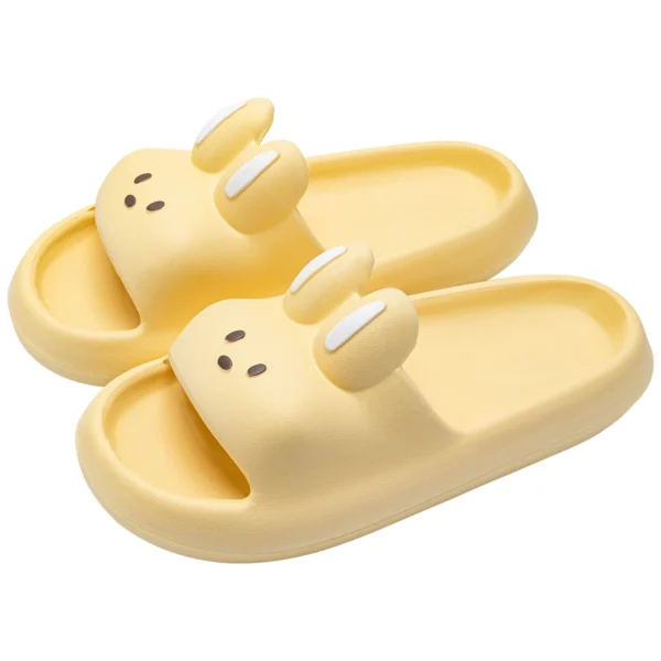 Chaussons lapin avec oreilles jaunes en peluche