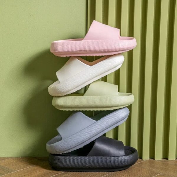 chausson plastique couple