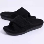 Chaussons à scratch femme – Noir pratique version cocooning