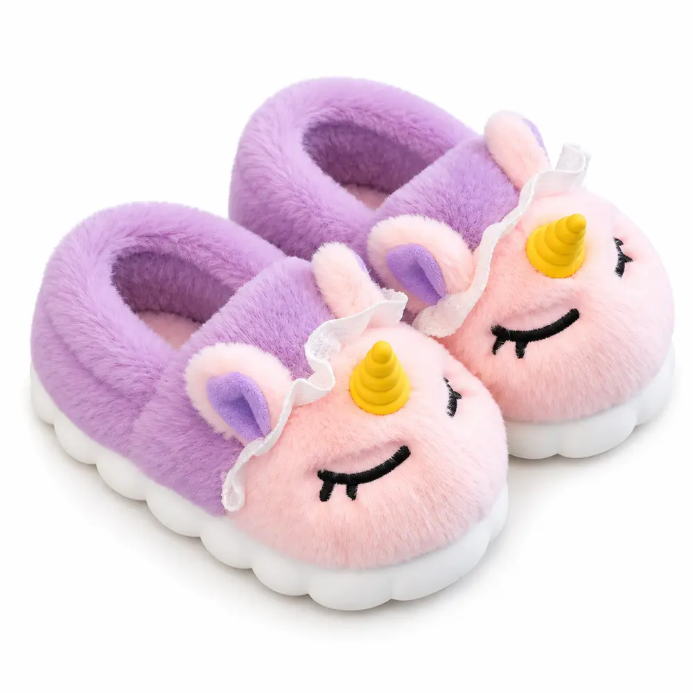 chaussons-licorne-enfant-violet-paire-fond-blanc