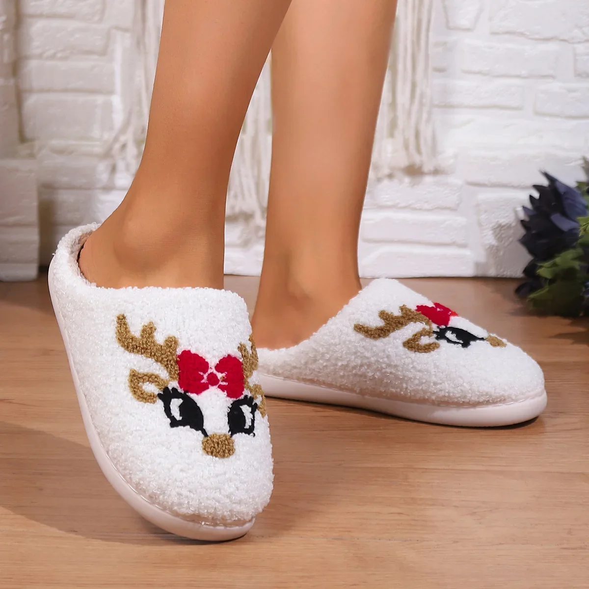 Chausson Renne de Noël Adulte – Rouge – Image 2